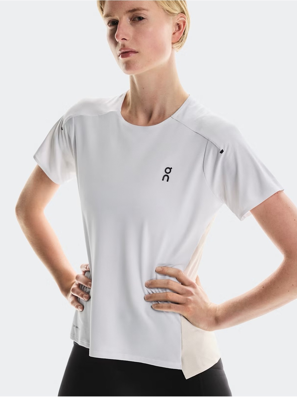 On Running Performance-T White/Silver
